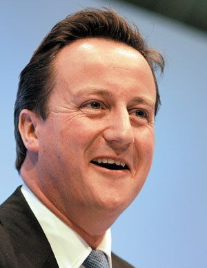 卡梅倫率英國史上最大商業(yè)團(tuán)來華掘金