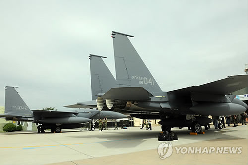 波音向韓國(guó)交付2架F-15K