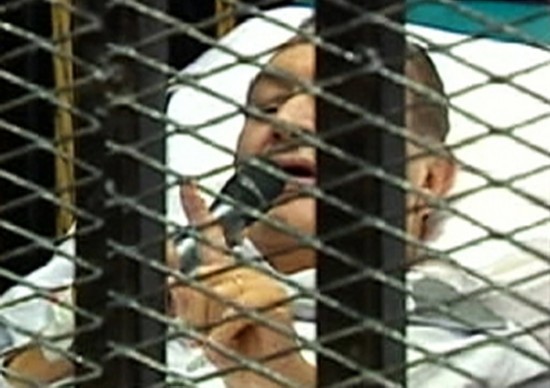 穆巴拉克出庭受審 法官?zèng)Q定9月5日再次開庭