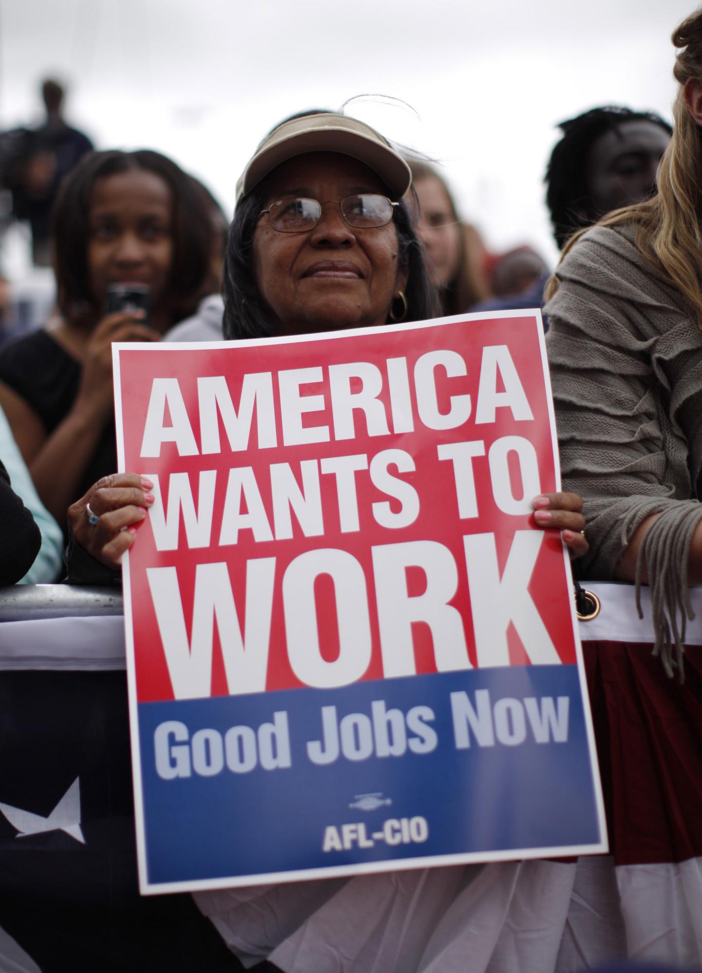 奧巴馬民調創(chuàng)新低“鐵票”不鐵 寄望就業(yè)刺激方案挽頹勢