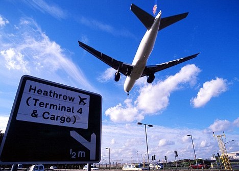 威廉王子夫婦險(xiǎn)遇空難 驚魂之后平安落地