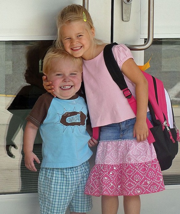 美病童“半顆心”長(zhǎng)在體外 歷經(jīng)十余次手術(shù)神奇存活