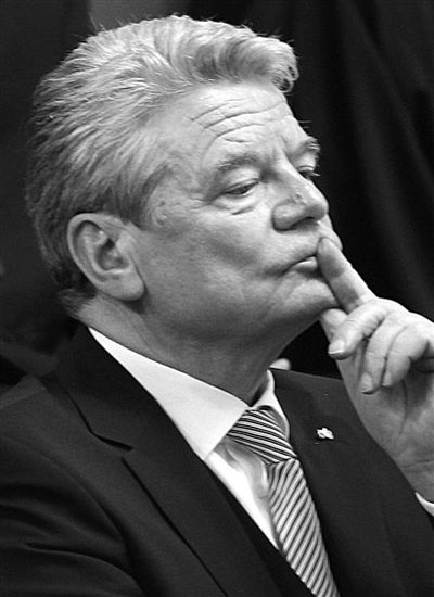 72歲高克高票當(dāng)選德國(guó)新任總統(tǒng) 交往12年情婦欲當(dāng)?shù)谝环蛉?/></p>

<p align=