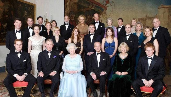 伊麗莎白二世與菲利普親王跨越70年的愛情傳奇(組圖)