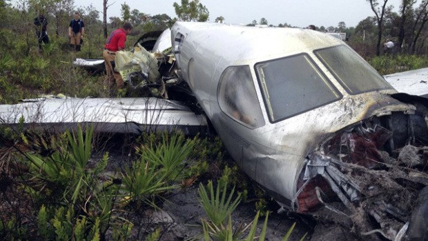 美國(guó)一架小型飛機(jī)墜毀 一家6口人全部遇難