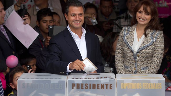 “型男”力主變革當選墨西哥總統(tǒng) 娶影星妻子多次傳外遇