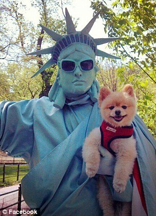 超萌狗狗惹禍？美國男子因?qū)櫸锞W(wǎng)站被奪走狀告前女友