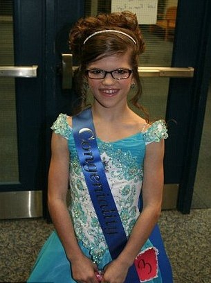 參加選美、幫助病友 “無痛”格魯吉亞12歲女孩笑對人生戰(zhàn)病魔