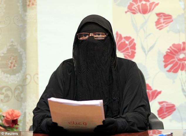 埃及“面紗女性”電視頻道開播 職員著裝嚴(yán)密只露雙眼