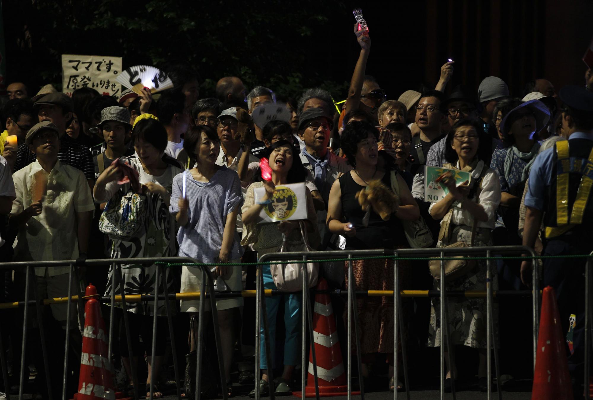 東京上演萬人燭光反核游行 內(nèi)閣犯難綠黨誕生