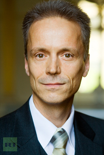 都是泰迪熊惹的禍？外交風(fēng)波升級(jí)白俄驅(qū)逐瑞典大使