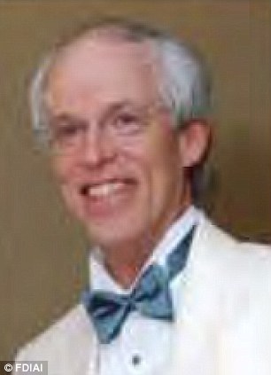 美前驗(yàn)尸官儲物柜中藏百人器官 死者身份難確認(rèn)