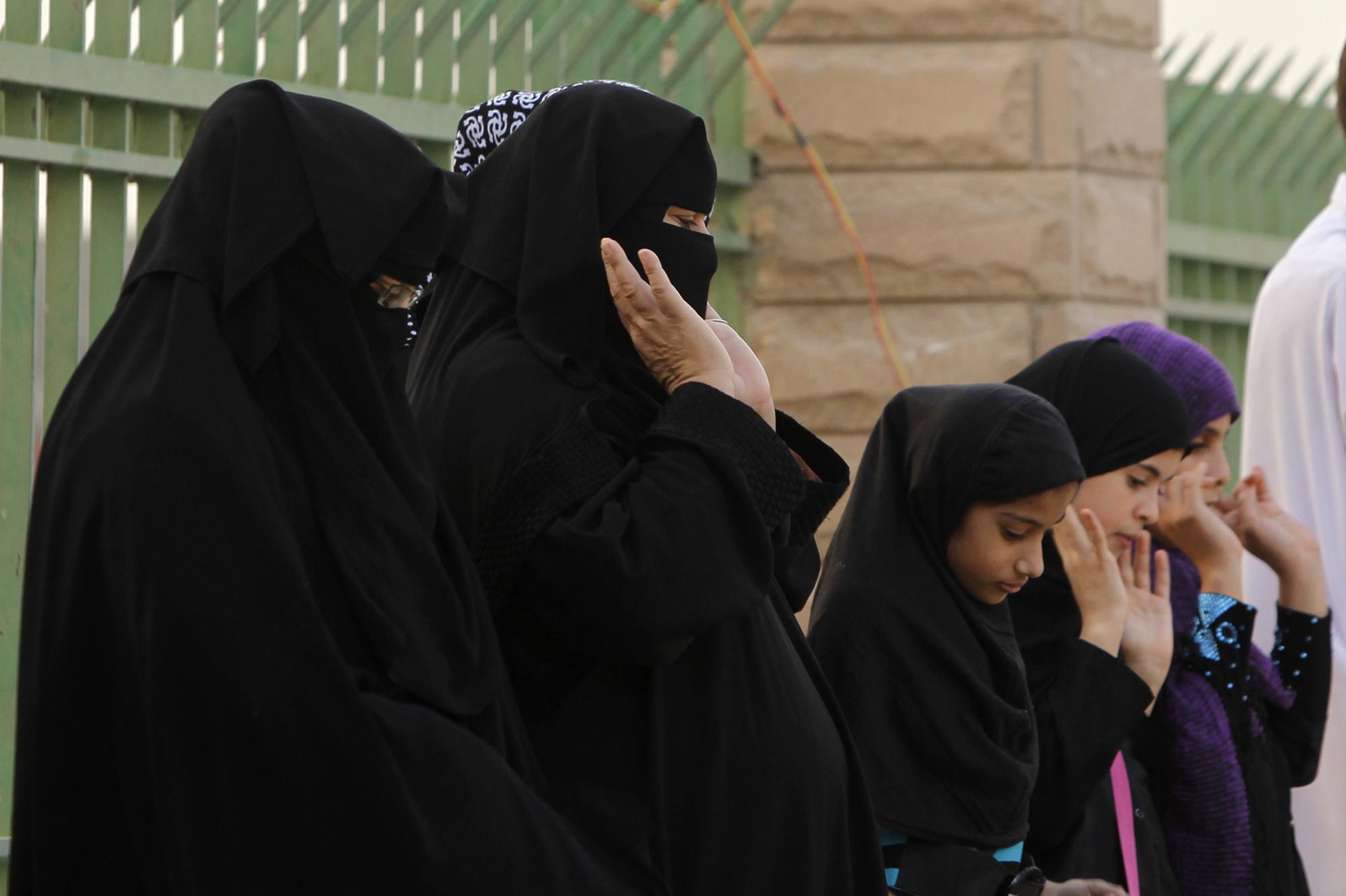 雇用男性店員行不通！沙特關(guān)閉百家女士內(nèi)衣店