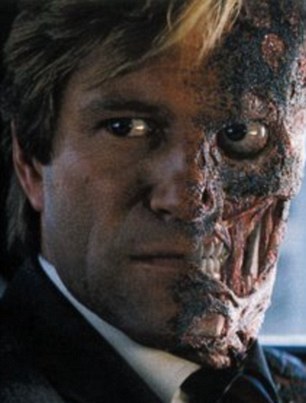 美中學生扮成電影反派開槍自殺 疑與校園暴力有關(guān)