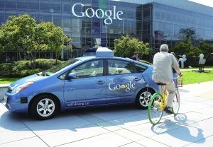 圖：美國(guó)加州準(zhǔn)許無(wú)人駕駛汽車上路