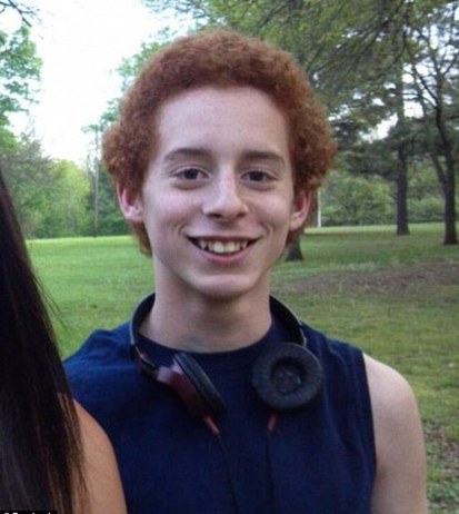 美中學(xué)生扮成電影反派開槍自殺 疑與校園暴力有關(guān)