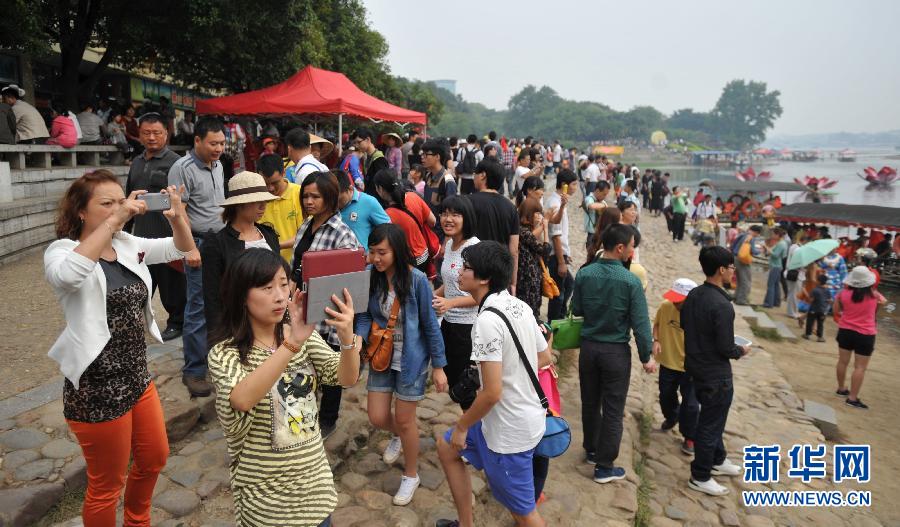 國慶黃金周 史上最長“黃金粥”