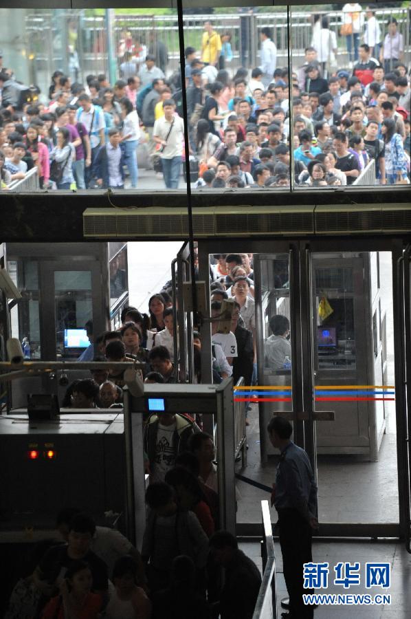 國(guó)慶黃金周 史上最長(zhǎng)“黃金粥”