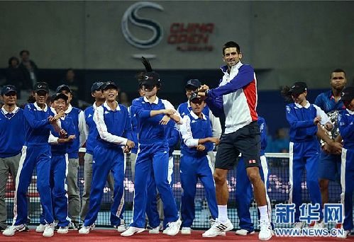 韓神曲《江南style》風(fēng)靡全球 樸載相一夜間成“高富帥”