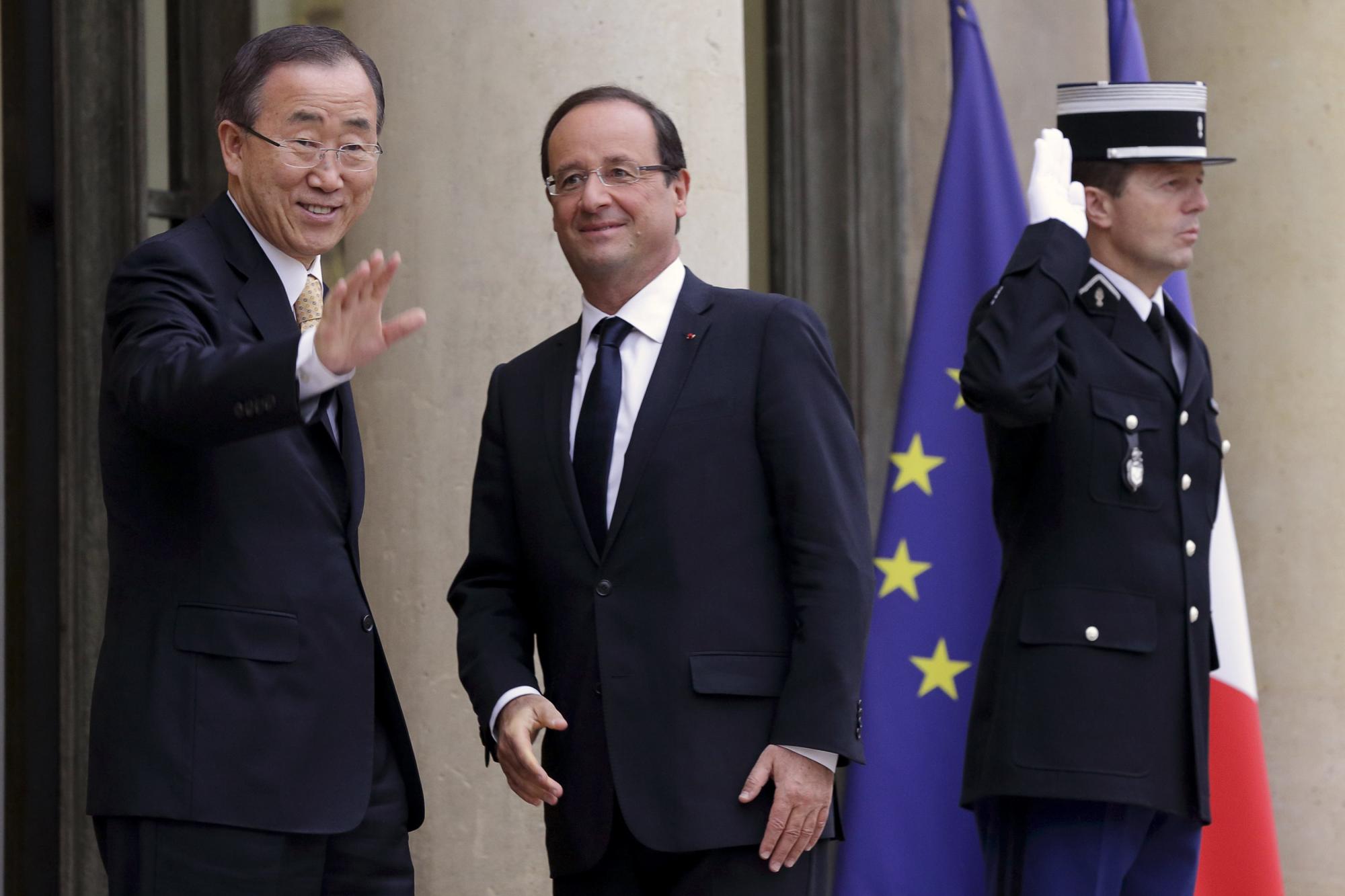 奧朗德敦促軍事干預馬里局勢 欲取消法國小學生家庭作業(yè)