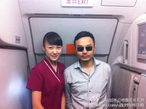 汪涵梁朝偉劉亦菲張根碩 盤點(diǎn)明星與空姐合影