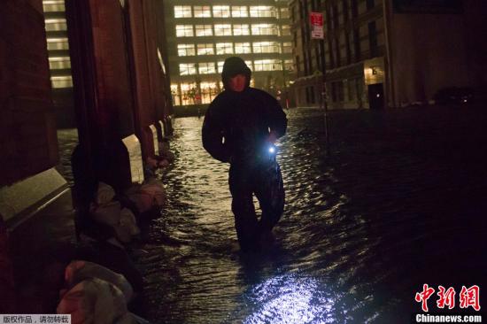 奧巴馬宣布兩個州發(fā)生重大災(zāi)難 政府將提供援助