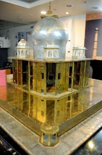 印度用數(shù)百公斤金銀打造迷你泰姬陵 估價(jià)超千萬(wàn)英鎊