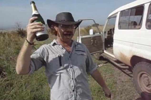 英國(guó)男子不乘飛機(jī)環(huán)游全球 創(chuàng)世界紀(jì)錄