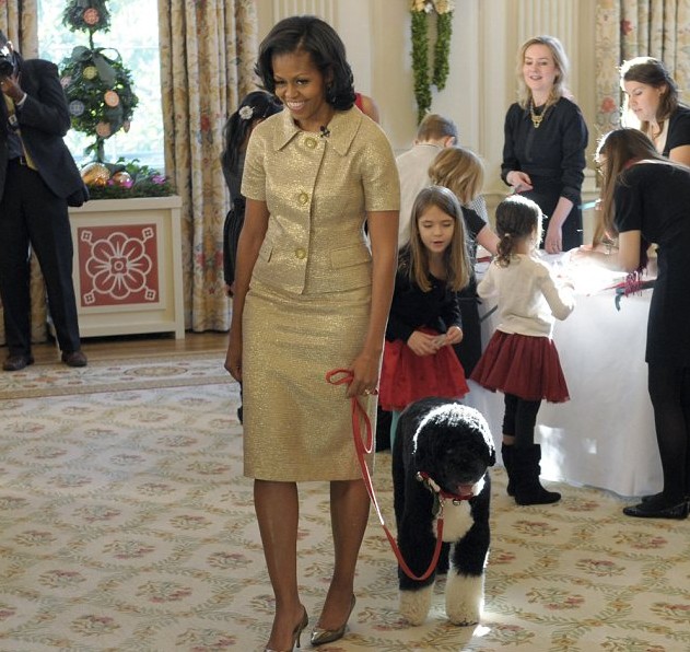 奧巴馬借推特對抗“財(cái)政懸崖” 白宮完成裝飾迎圣誕