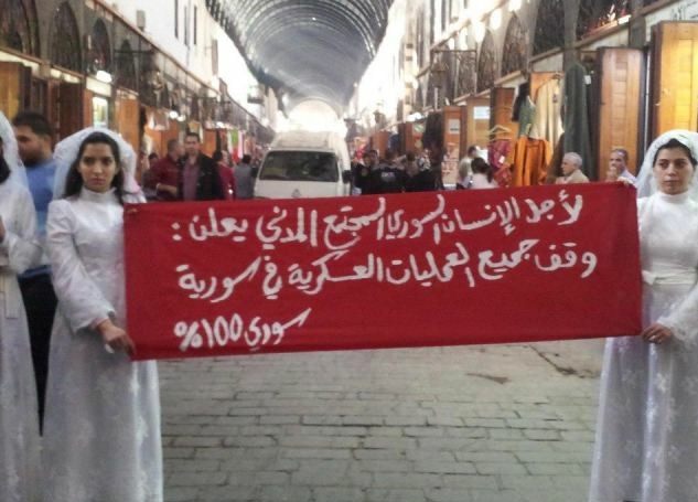 敘反對派發(fā)視頻宣稱俘獲政府軍飛行員 歐盟醞釀取消武器禁令