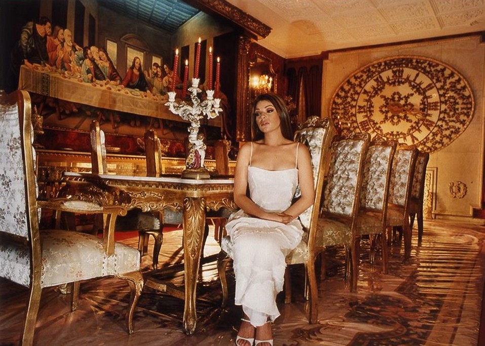 獅豹當(dāng)寵物、名畫做裝飾 揭秘墨西哥名媛“炫富生活”