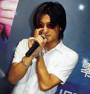 2012明星丑態(tài)之挖鼻孔18式 李冰冰一陽指陳小春最銷魂