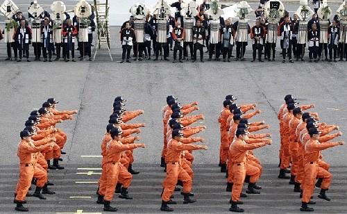 東京消防廳新年演習(xí) 高空竹梯演繹“日本style”
