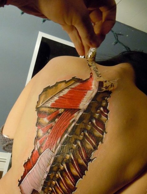 膽小勿看! 藝術(shù)家?guī)?#8220;撕裂”人體看個究竟