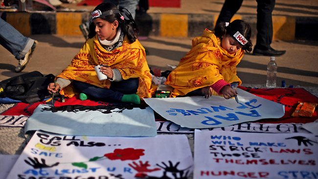 印度輪奸案被告律師:受害者乘公交太晚不自重