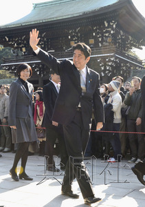 安倍晉三參拜明治神宮 分析稱意在獲保守勢(shì)力支持