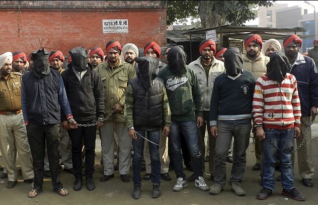 印警方稱黑公交輪奸案有預(yù)謀 又一女子遭厄運(yùn)六嫌犯落網(wǎng)