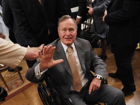 美國前總統(tǒng)老布什健康狀況好轉(zhuǎn)已出院