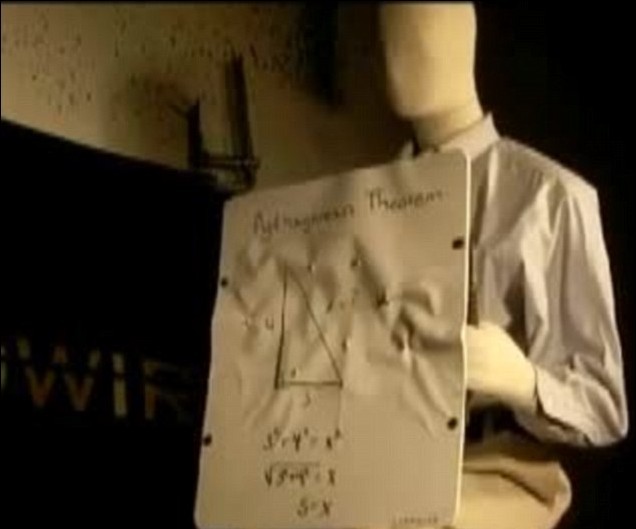 最后的“救命符”：美發(fā)明防彈黑板應(yīng)對(duì)校園槍擊案