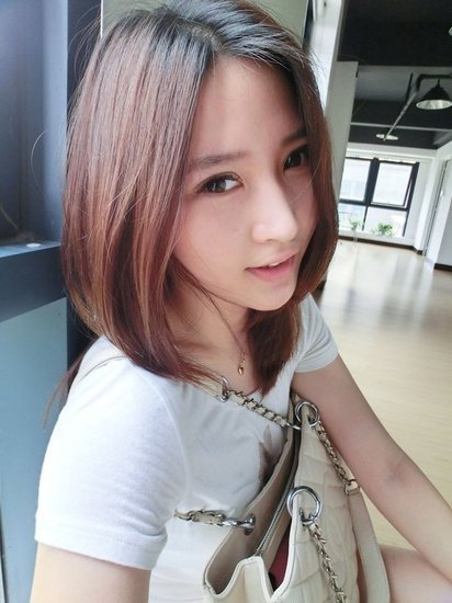 全國?;ㄅ判邪?清華女生酷似高圓圓