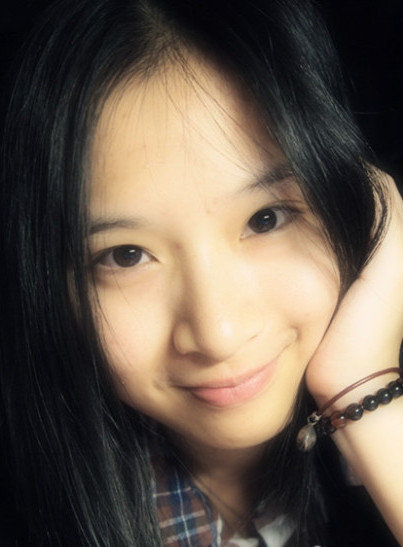 全國?；ㄅ判邪?清華女生酷似高圓圓