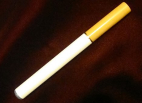 含高濃度有害物質(zhì) 德專家稱電子煙比傳統(tǒng)煙危害更大