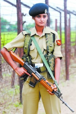 揭秘各國威武女兵