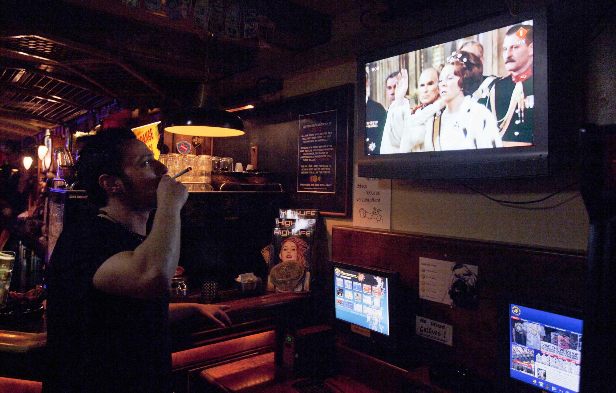 75歲荷蘭女王宣布退位長(zhǎng)子接班 “老王儲(chǔ)”查爾斯再被調(diào)侃