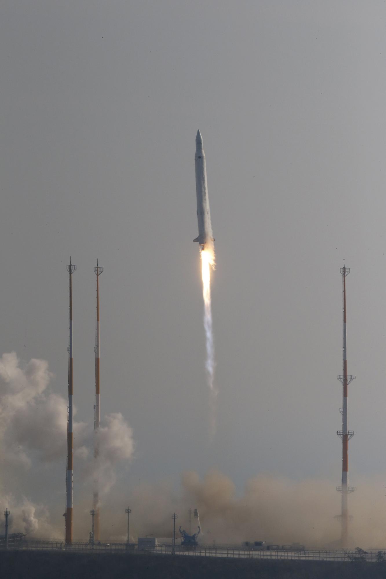 韓國(guó)成功發(fā)射“羅老”號(hào)火箭 或進(jìn)一步攪動(dòng)朝鮮半島局勢(shì)