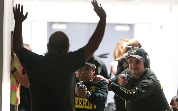 電影照進現(xiàn)實?美好萊塢動作巨星受聘當教練