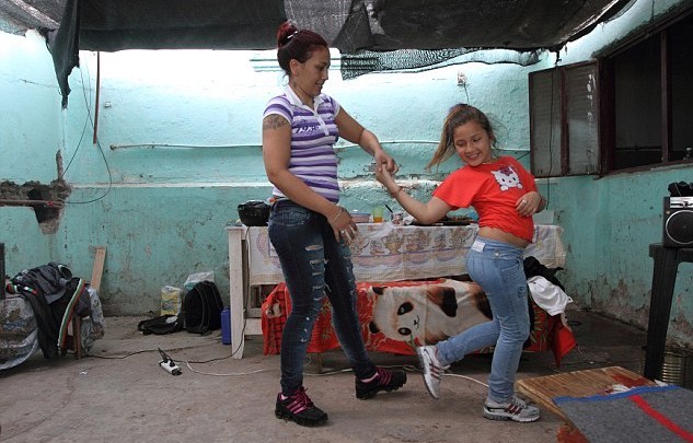 出生就陪母親坐牢 阿根廷監(jiān)獄無(wú)辜孩子境遇令人心酸