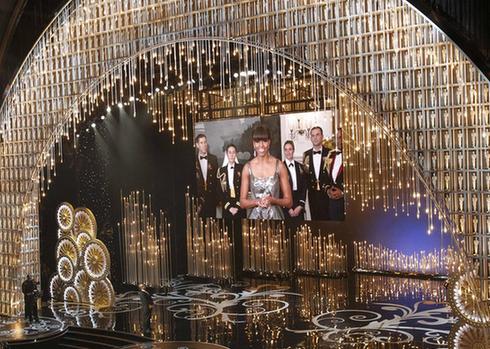 美第一夫人驚艷亮相奧斯卡頒獎禮 伊朗媒體為其“添衣”