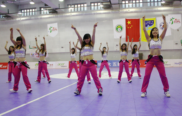 特步足球啦啦隊選拔開啟 不一樣的精彩舞動賽場