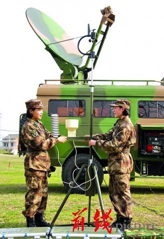 南京軍區(qū)某女子氣象班把脈風云